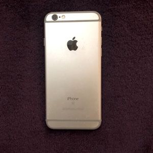 UNLOCKED IPHONE 6s 64GB (EVERYTHING WORKS/ FRONT SCREEN MILDY CRACKED)